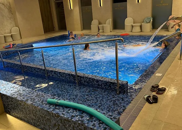 Gold Z Widokiem Na Morze Дзивновек